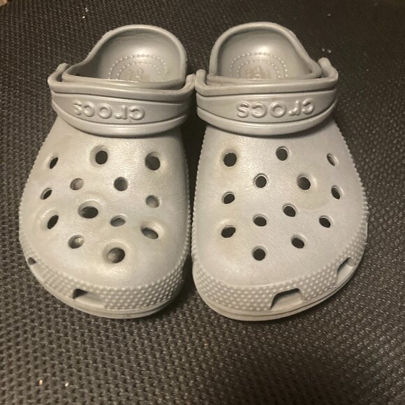 CROCS Classic Clog Kids size 11 Non slip grey - Picture 2 of 7